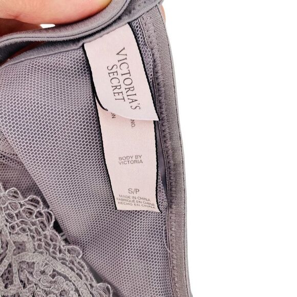 Victoria’s Secret gray lace triangle cup racerback bralette size small - Picture 4 of 4